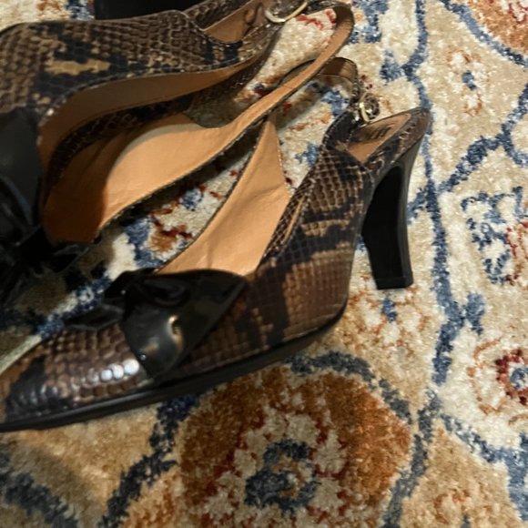 SOFFT LEATHER SIDE BUCKLE HEELS MINT!! SZ8n - Picture 2 of 6